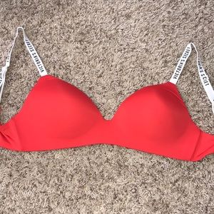 Victoria secret t-shirt lightly lined bra